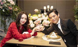 订婚现场吃瓜图片,甜蜜现场！订婚宴上吃瓜群众围观甜蜜瞬间