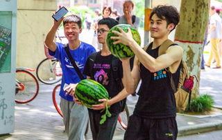 广州高校吃瓜,吃瓜群众的味蕾盛宴